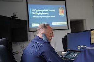 Policjanci podczas konkursu dyżurnych
